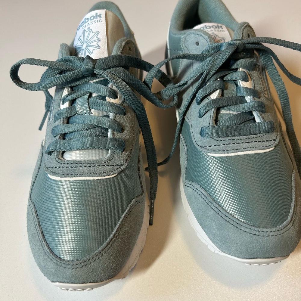 Reebok Classic blue and White Sneakers